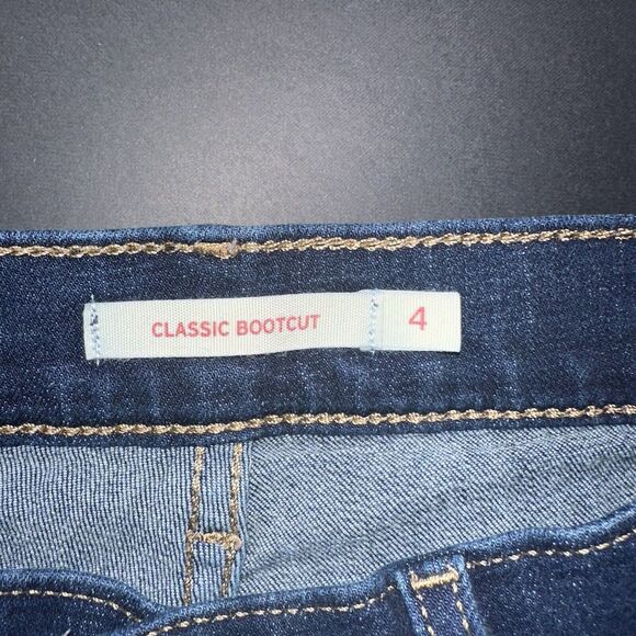 Levi's Women's Blue Jeans - Picture 5 of 7